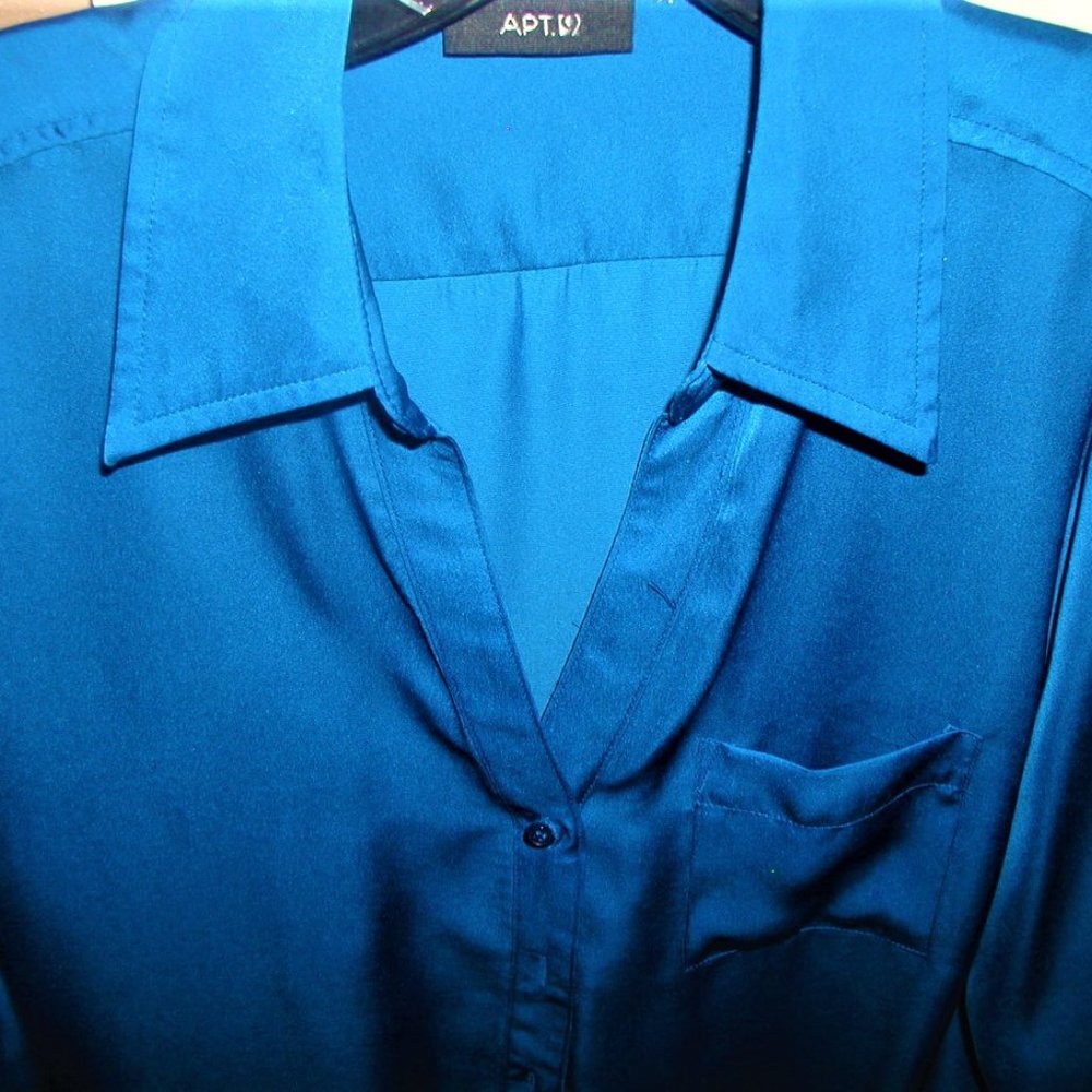 Beautiful APT. 9 silky cobalt royal blue blouse